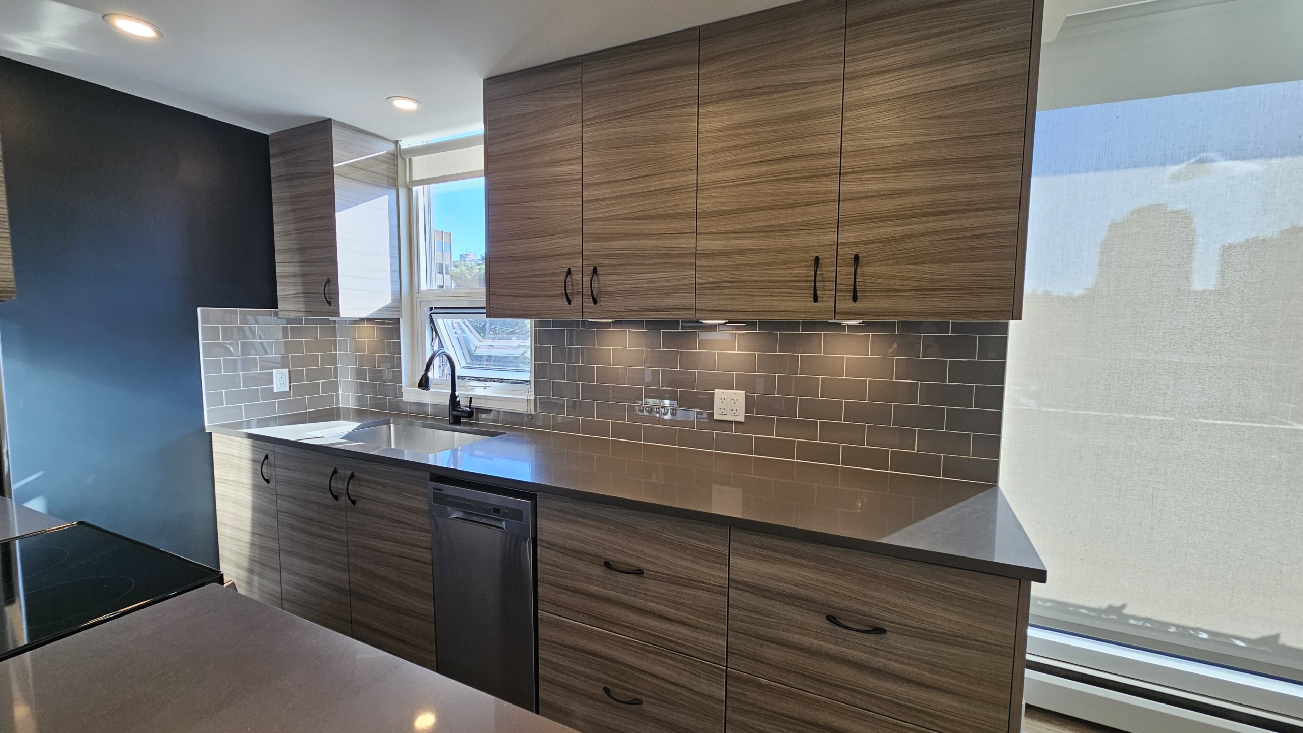 Pet Friendly 1 Bedroom 530 sqft Unit In South Granville