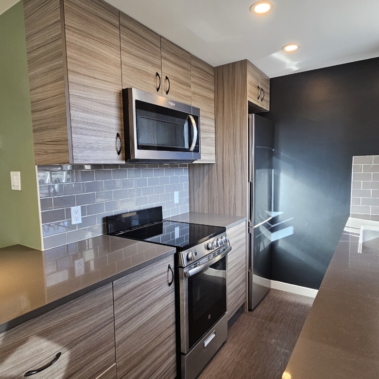 Pet Friendly 1 Bedroom 530 sqft Unit In South Granville