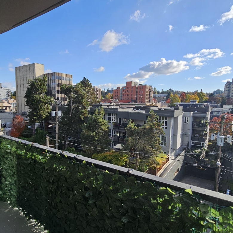 Pet Friendly 1 Bedroom 530 sqft Unit In South Granville
