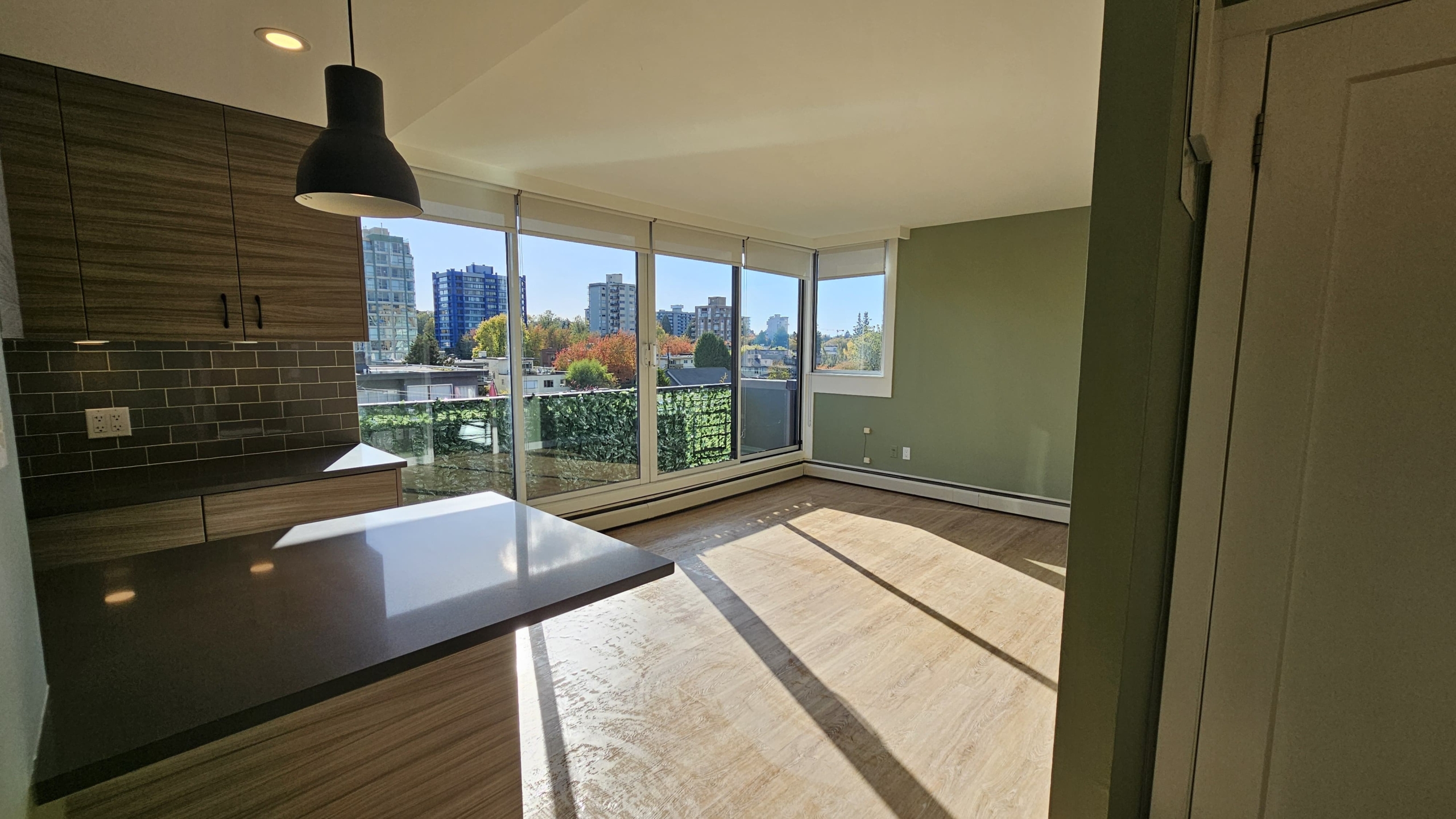 Pet Friendly 1 Bedroom 530 sqft Unit In South Granville