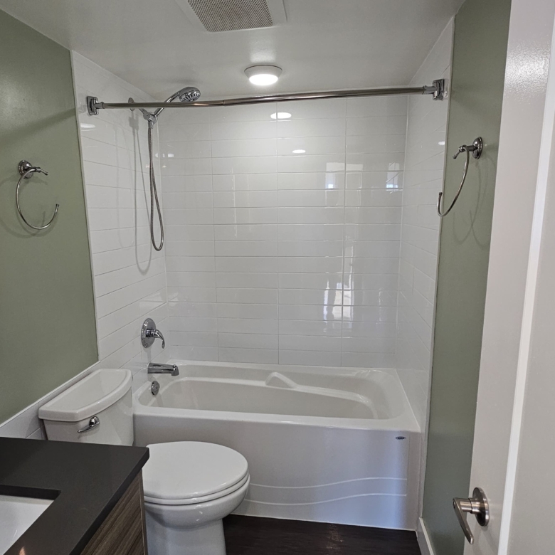 Pet Friendly 1 Bedroom 530 sqft Unit In South Granville