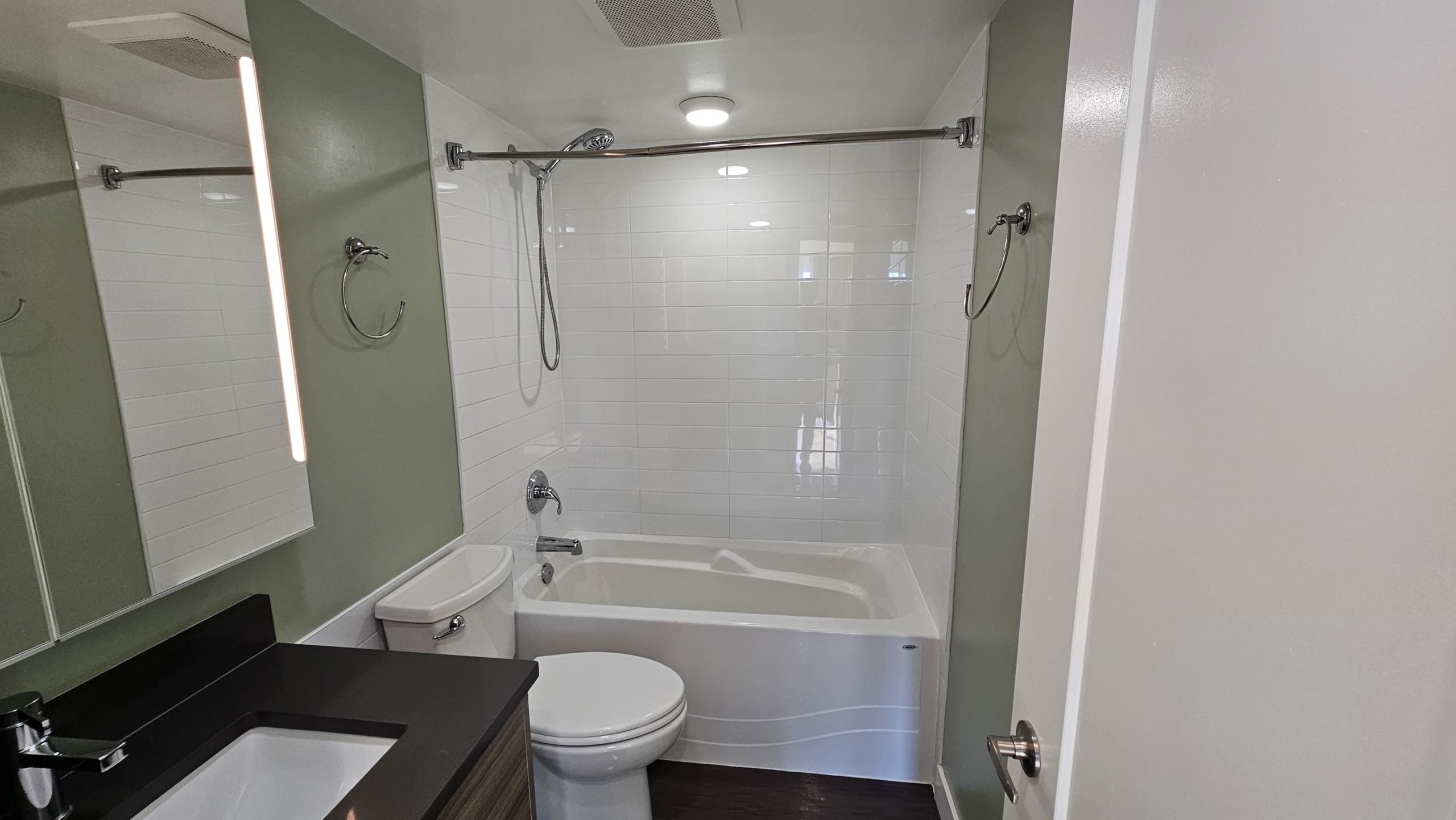 Pet Friendly 1 Bedroom 530 sqft Unit In South Granville