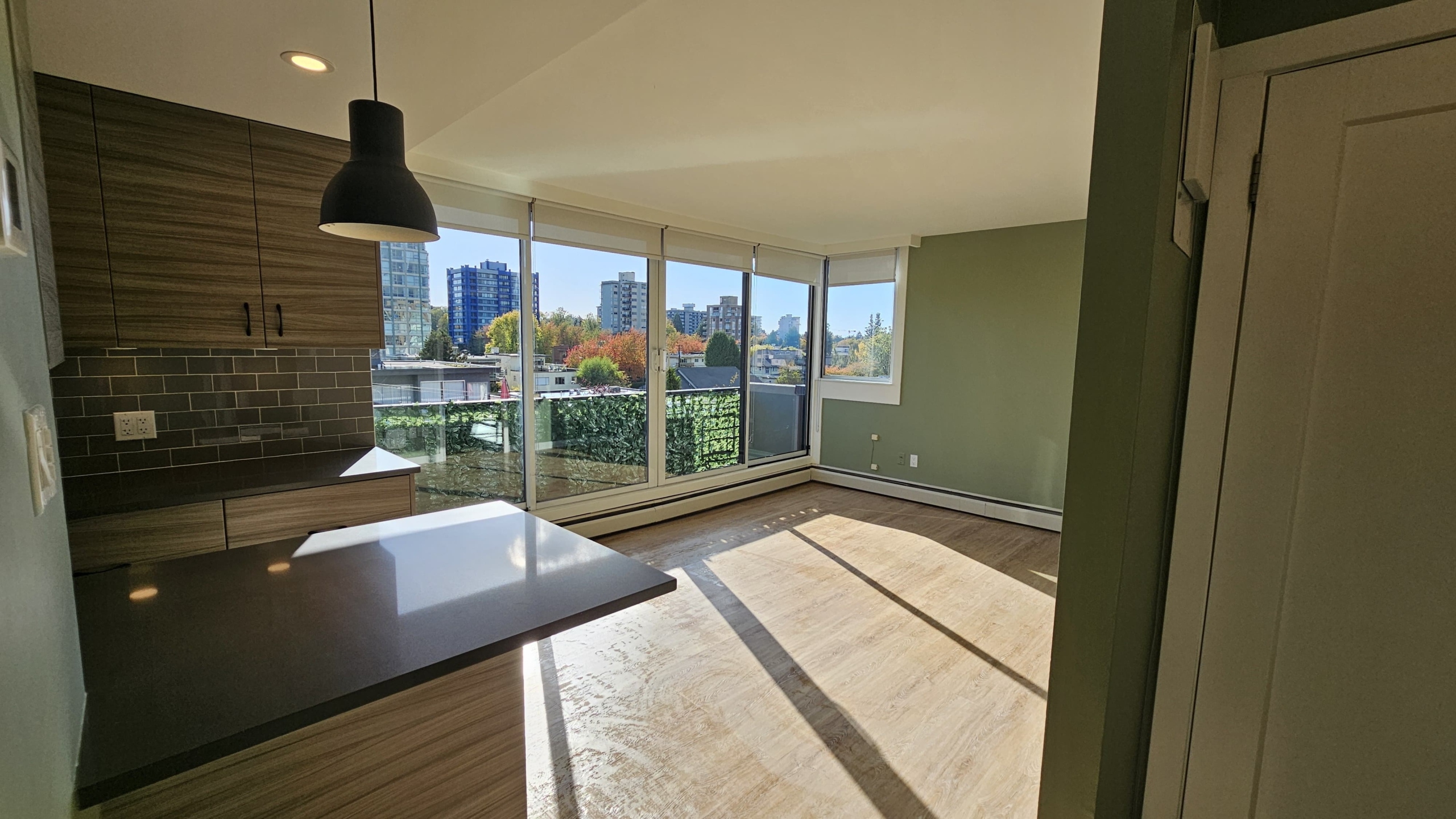 Pet Friendly 1 Bedroom 530 sqft Unit In South Granville