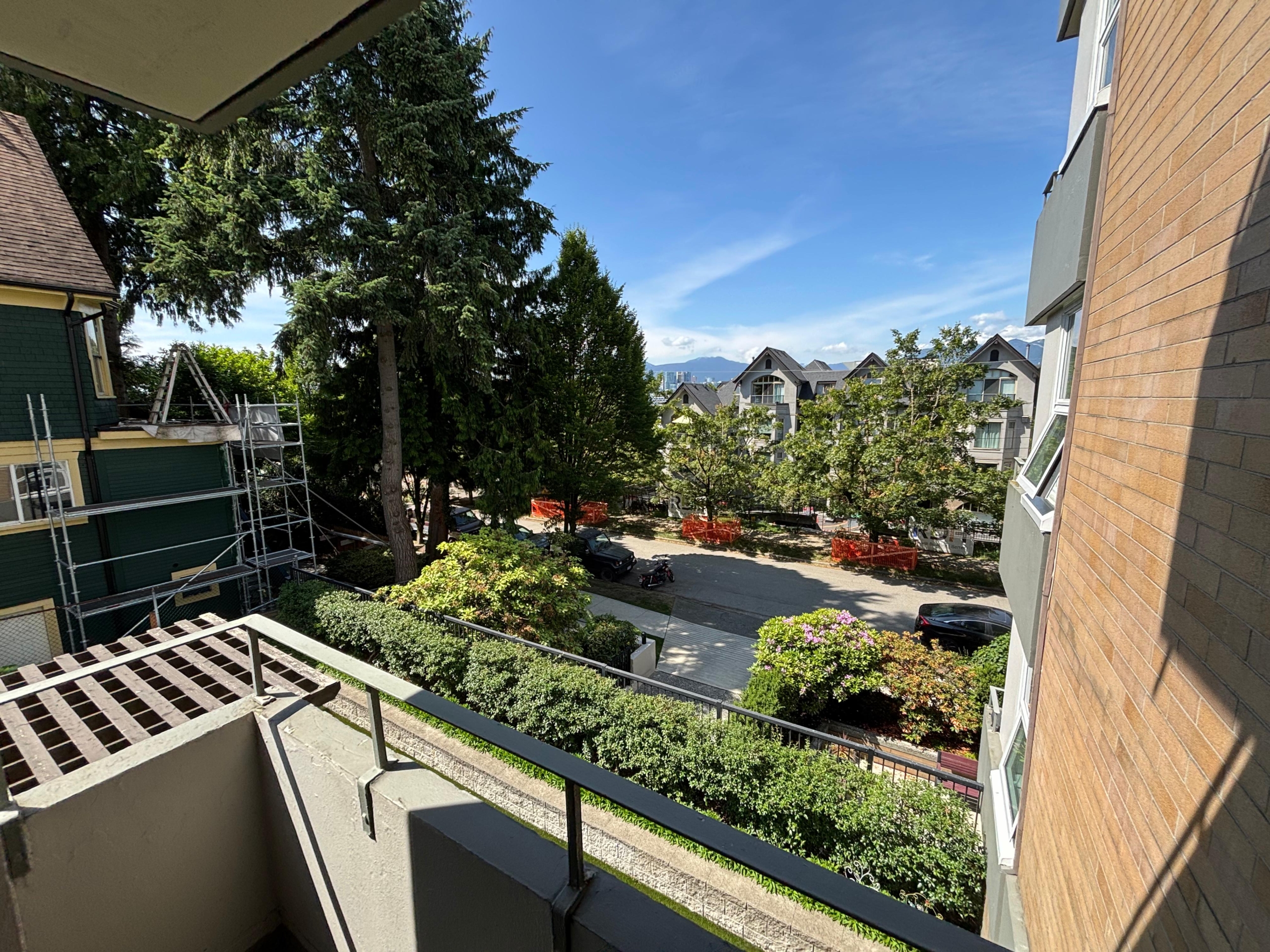 Renovated and Bright Pet Friendly Studio In Mount Pleasant