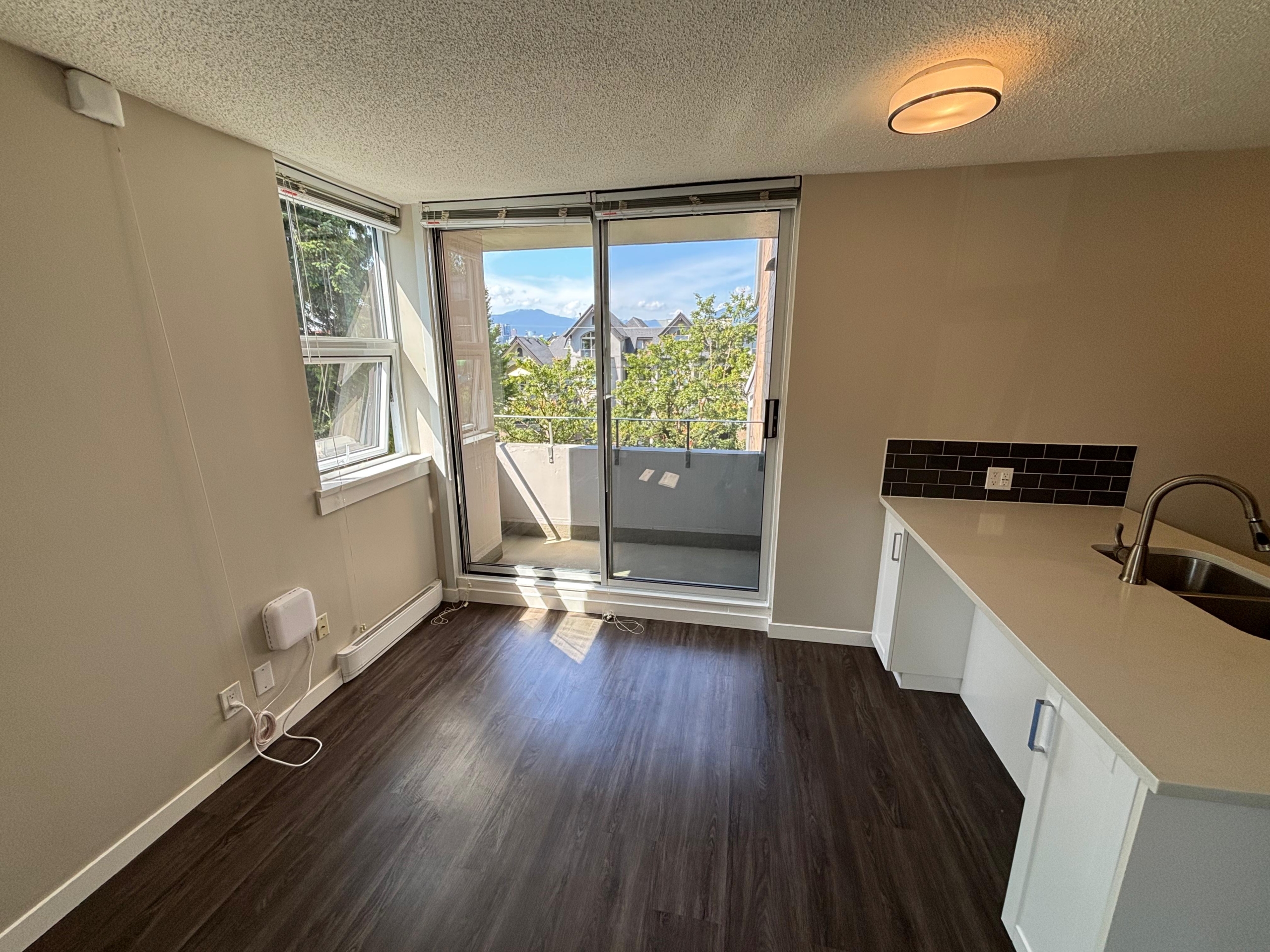 Renovated and Bright Pet Friendly Studio In Mount Pleasant