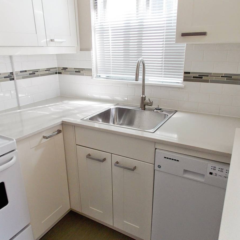 Pet Friendly 1 Bedroom Unit In The West End