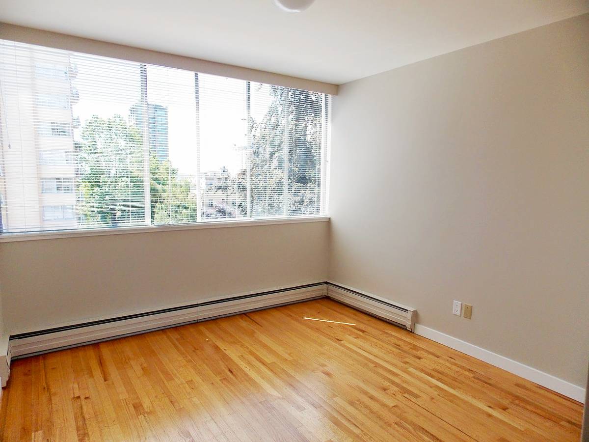 Pet Friendly 1 Bedroom Unit In The West End