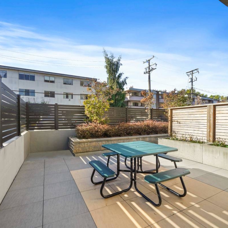 Pet Friendly 1 Bedroom Unit In Mount Pleasant