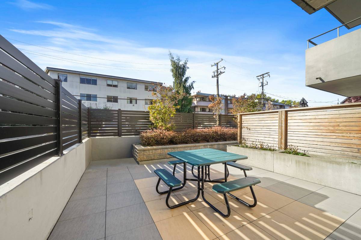 Pet Friendly 1 Bedroom Unit In Mount Pleasant