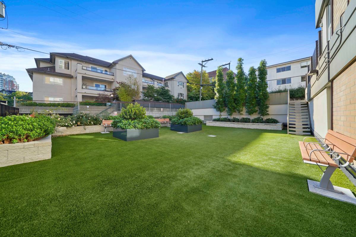 Pet Friendly 1 Bedroom Unit In Mount Pleasant