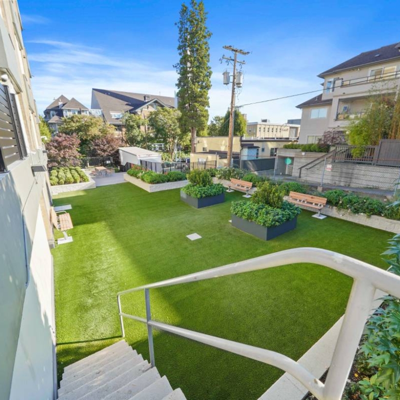 Pet Friendly 1 Bedroom Unit In Mount Pleasant