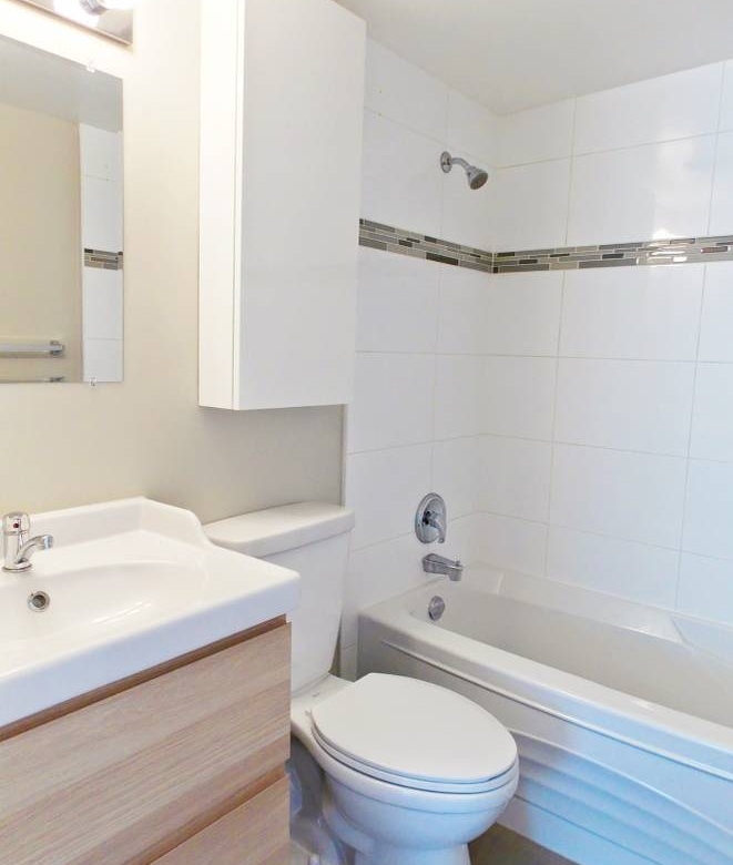 Pet Friendly 1 Bedroom Unit In The West End