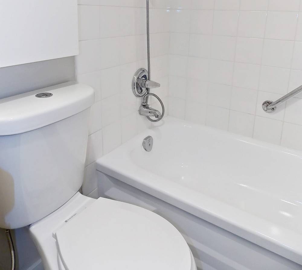 Pet Friendly 1 Bedroom Unit In Mount Pleasant