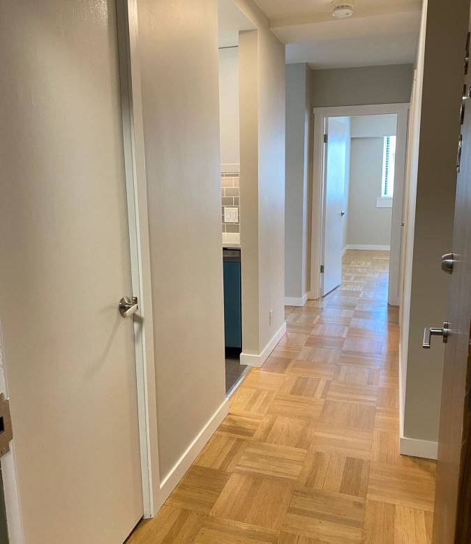 Large 1 Bedroom Pet Friendly Unit With Laundry In the West End!