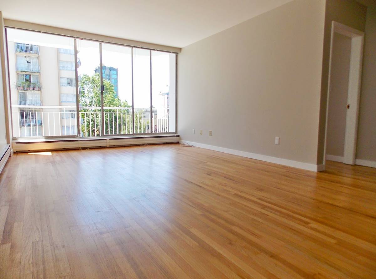 Pet Friendly 1 Bedroom Unit In The West End