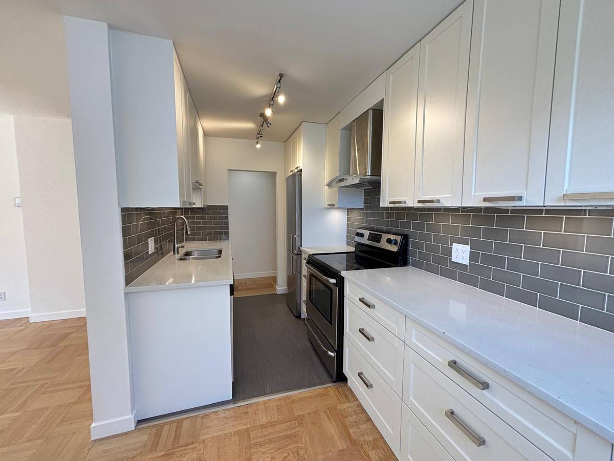 00z0z_du05KgYtaEZ_0pO0jm_1200x900 Large 1 Bedroom Pet Friendly Unit With Laundry In the West End!