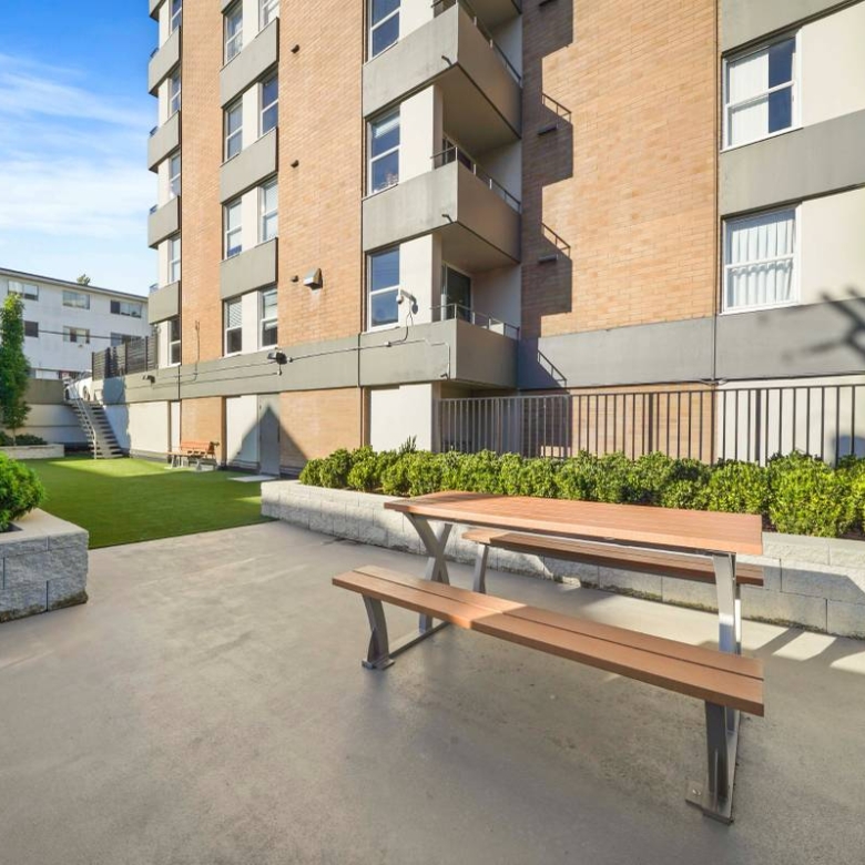 Pet Friendly 1 Bedroom Unit In Mount Pleasant