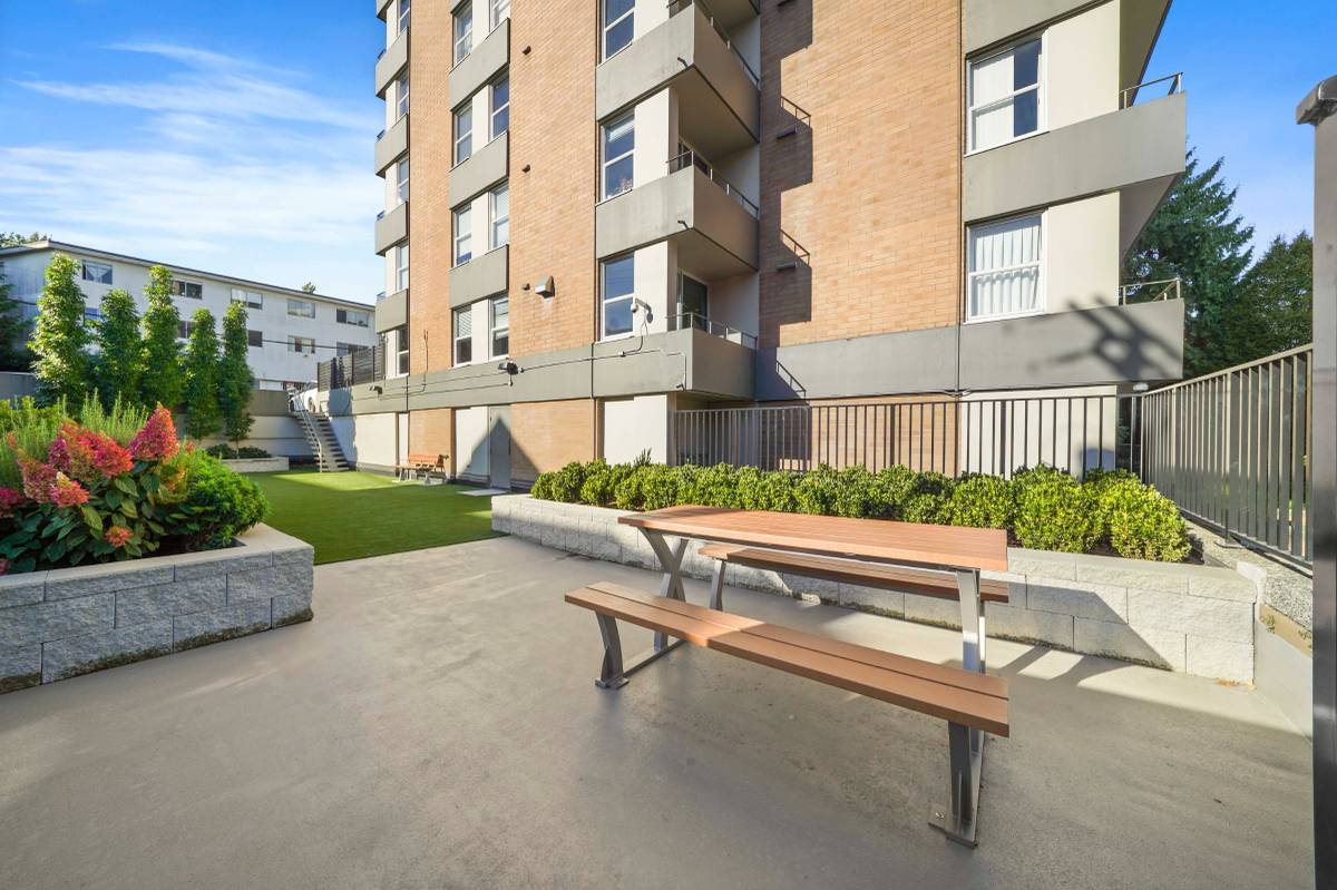 Pet Friendly 1 Bedroom Unit In Mount Pleasant