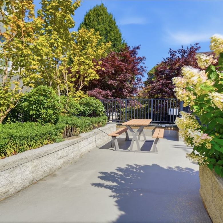 Pet Friendly 1 Bedroom Unit In Mount Pleasant