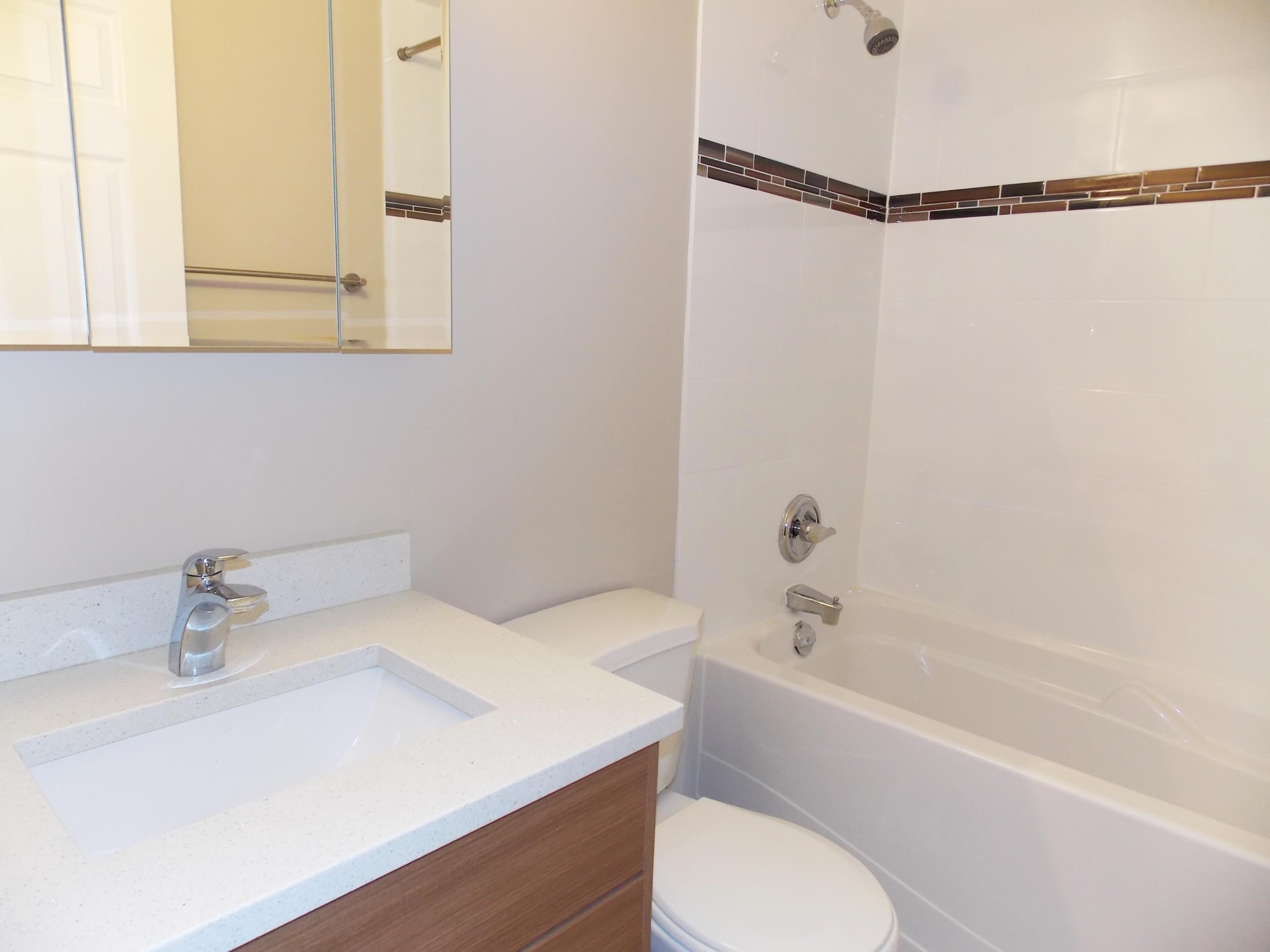  1 Bedroom Pet Friendly Penthouse Unit With Stunning Ocean Views