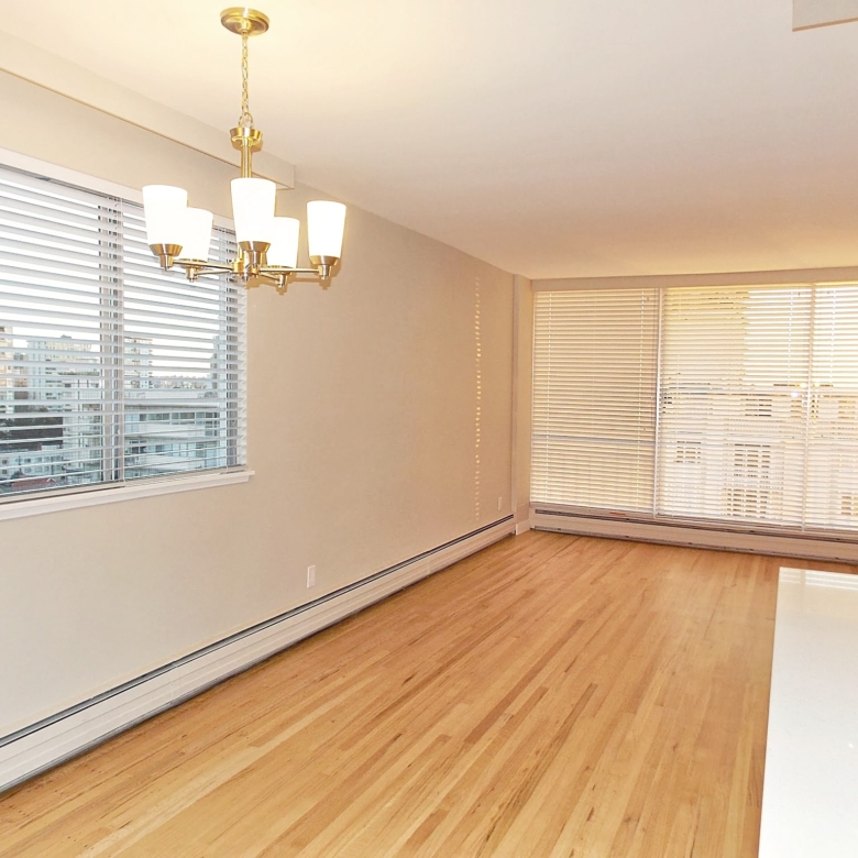  1 Bedroom Pet Friendly Penthouse Unit With Stunning Ocean Views