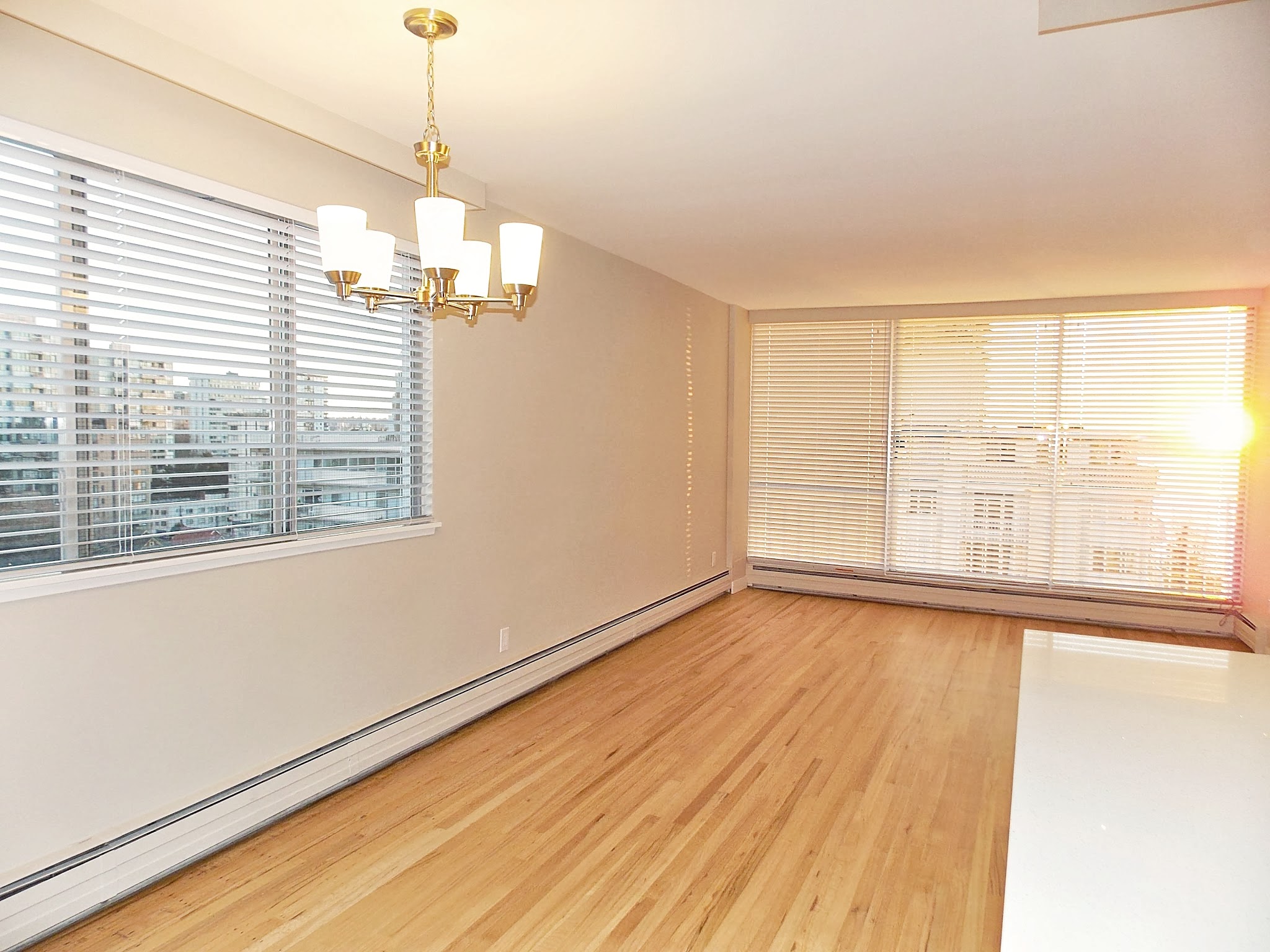  1 Bedroom Pet Friendly Penthouse Unit With Stunning Ocean Views