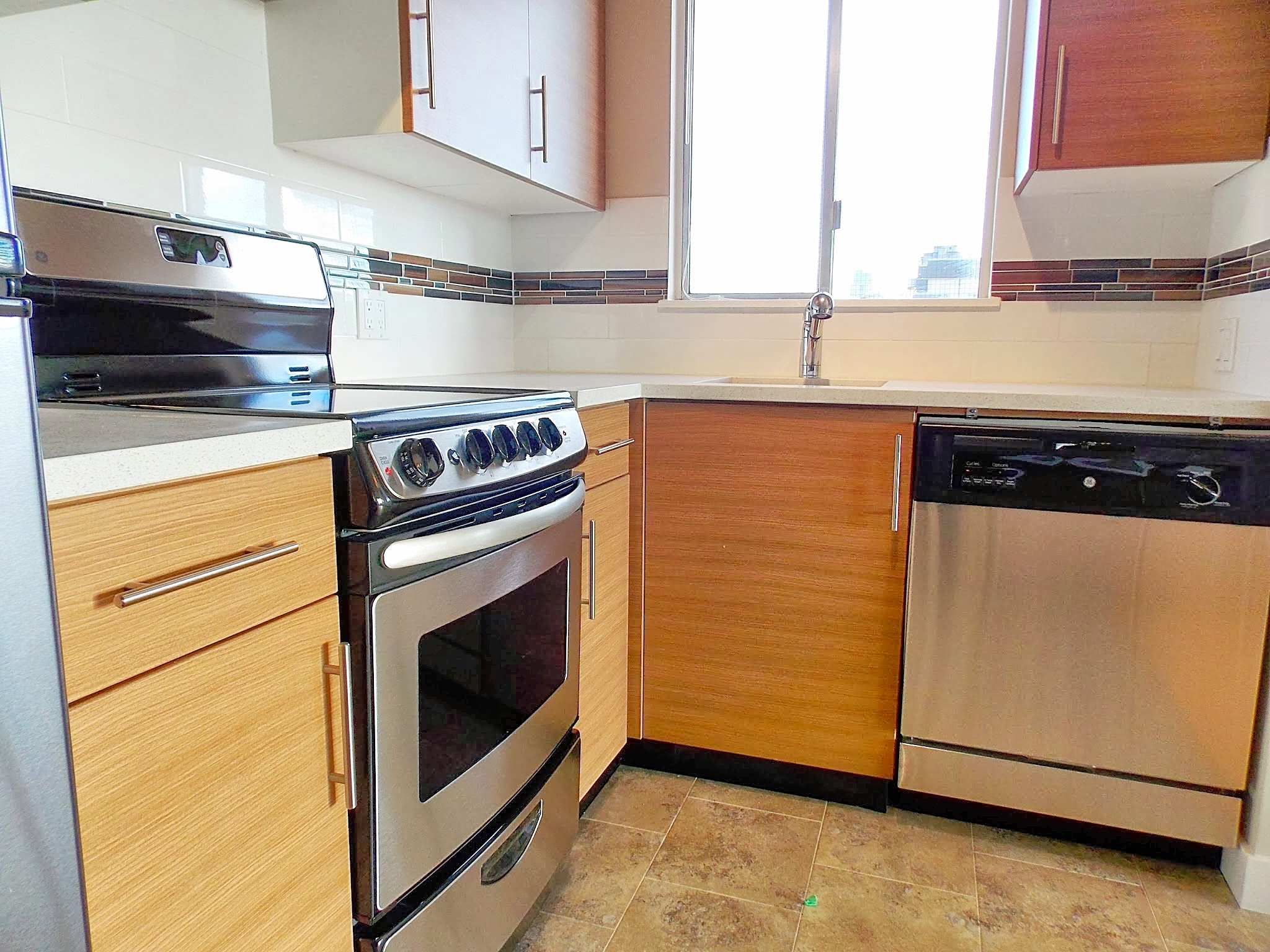  1 Bedroom Pet Friendly Penthouse Unit With Stunning Ocean Views
