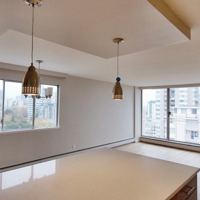  1 Bedroom Pet Friendly Penthouse Unit With Stunning Ocean Views