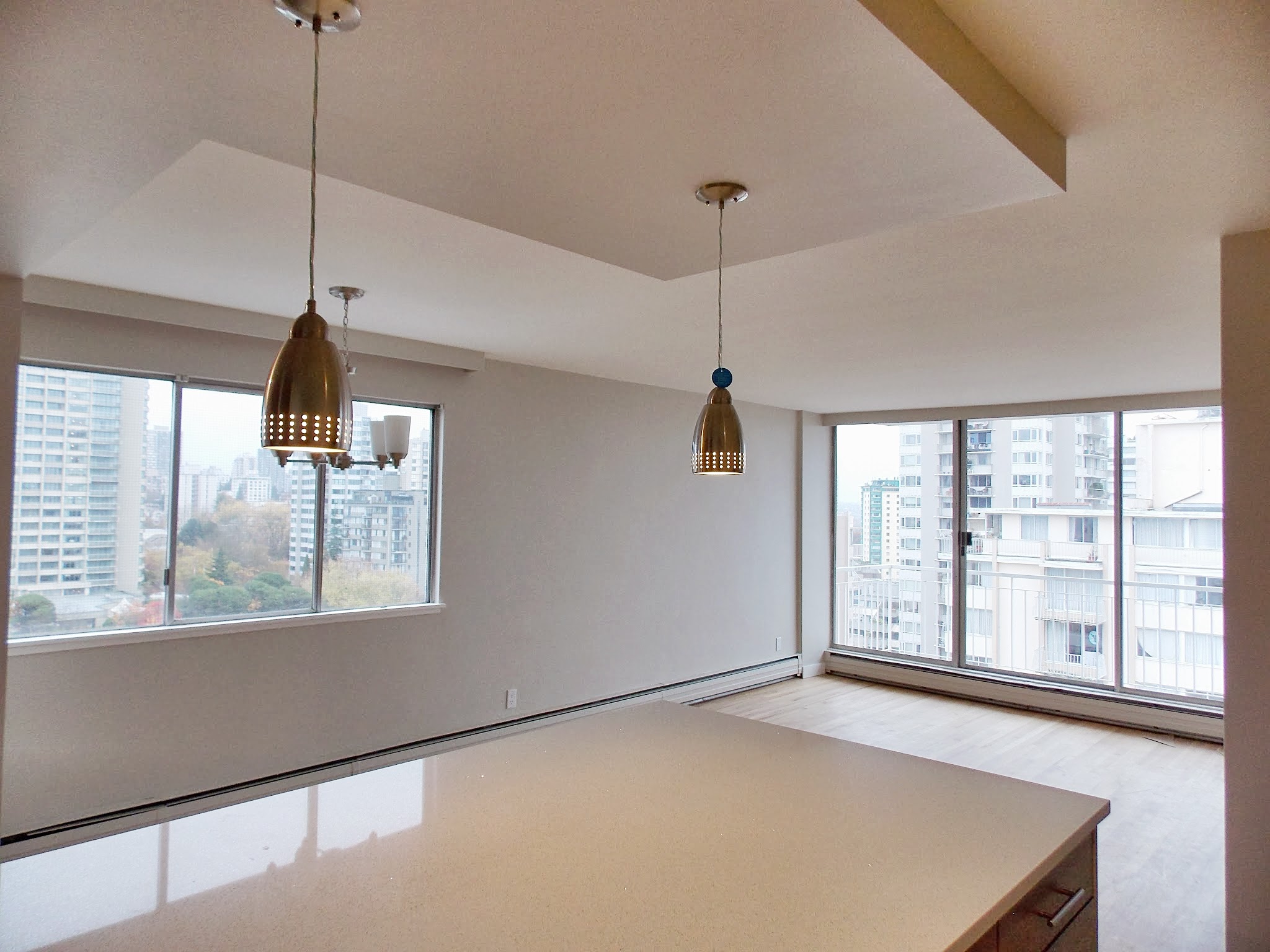  1 Bedroom Pet Friendly Penthouse Unit With Stunning Ocean Views