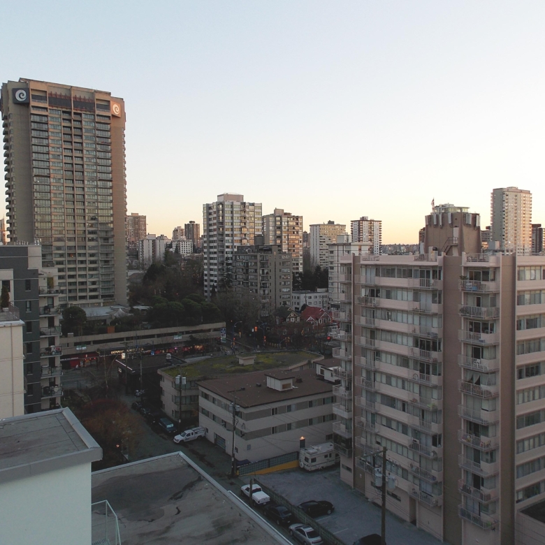  1 Bedroom Pet Friendly Penthouse Unit With Stunning Ocean Views