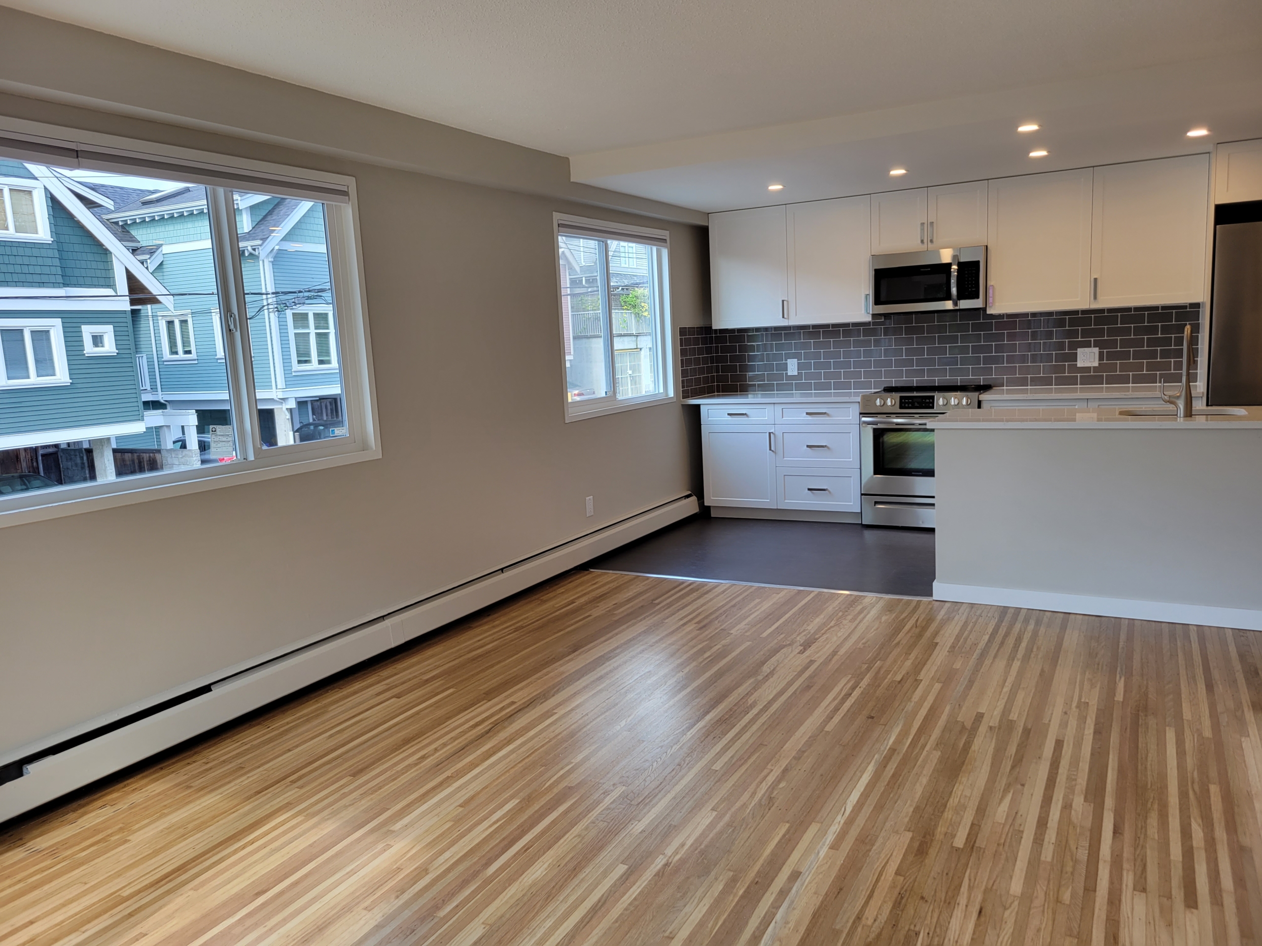 Large Cat Friendly 1 Bedroom With Laundry Close to Commercial Drive