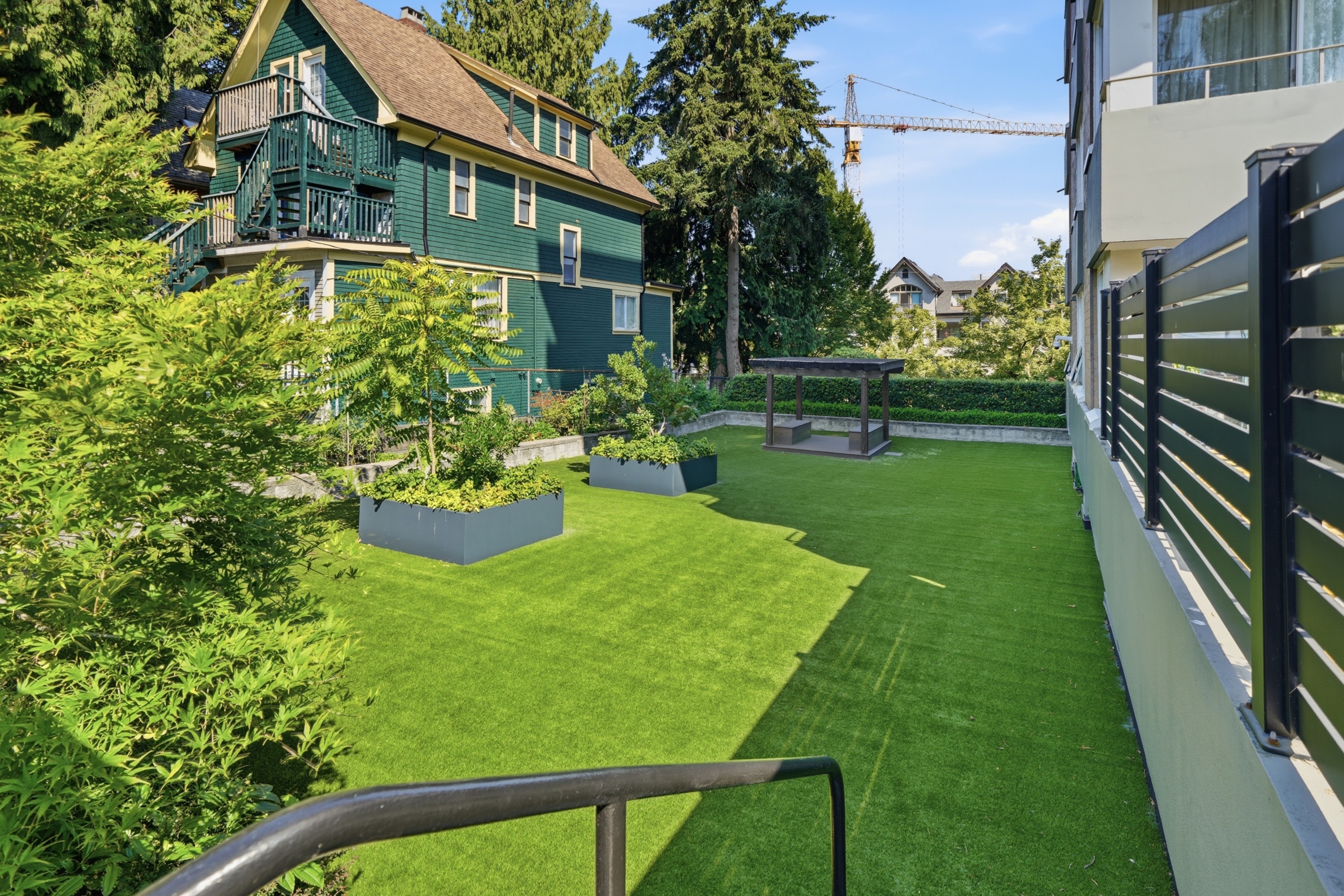 Bright Pet Friendly Studio In Mount Pleasant