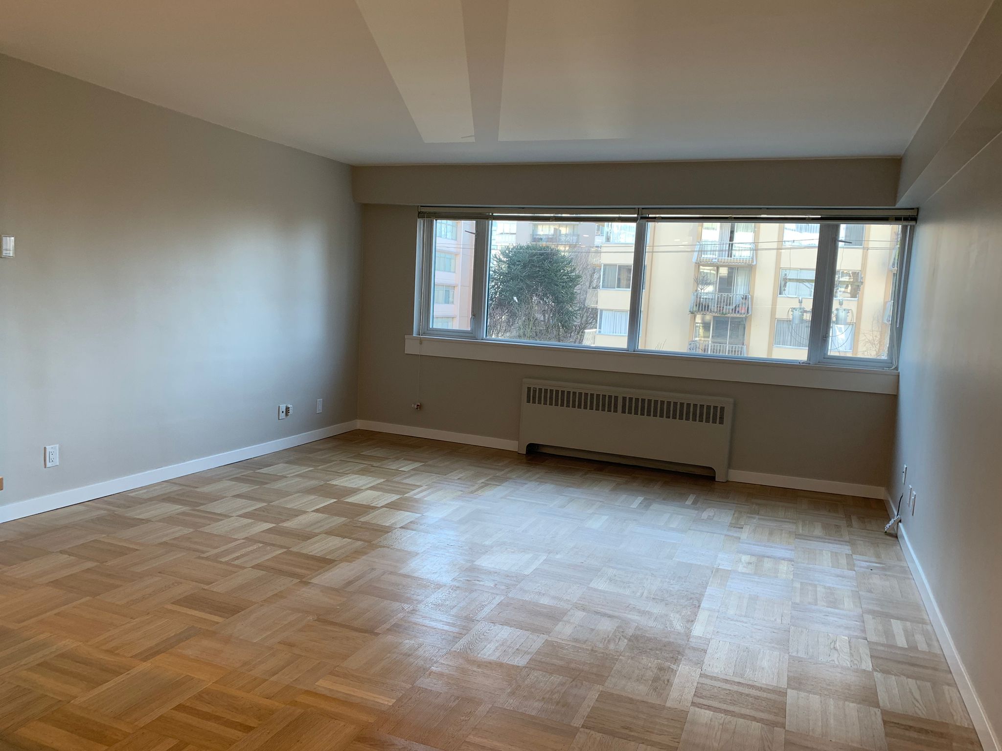 1 Bedroom Pet Friendly 703 sqft Unit With Laundry In The West End