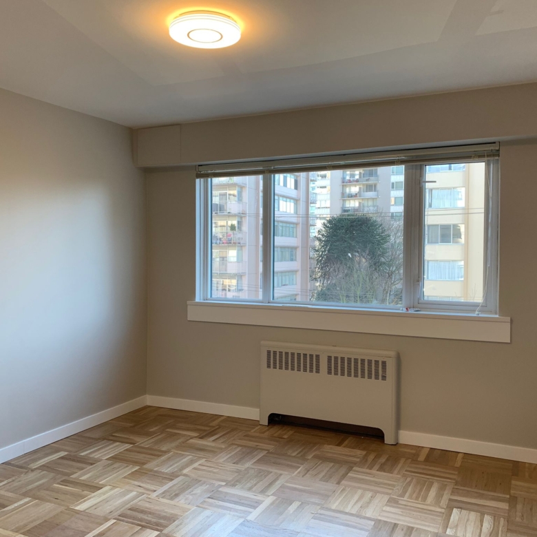 1 Bedroom Pet Friendly 703 sqft Unit With Laundry In The West End