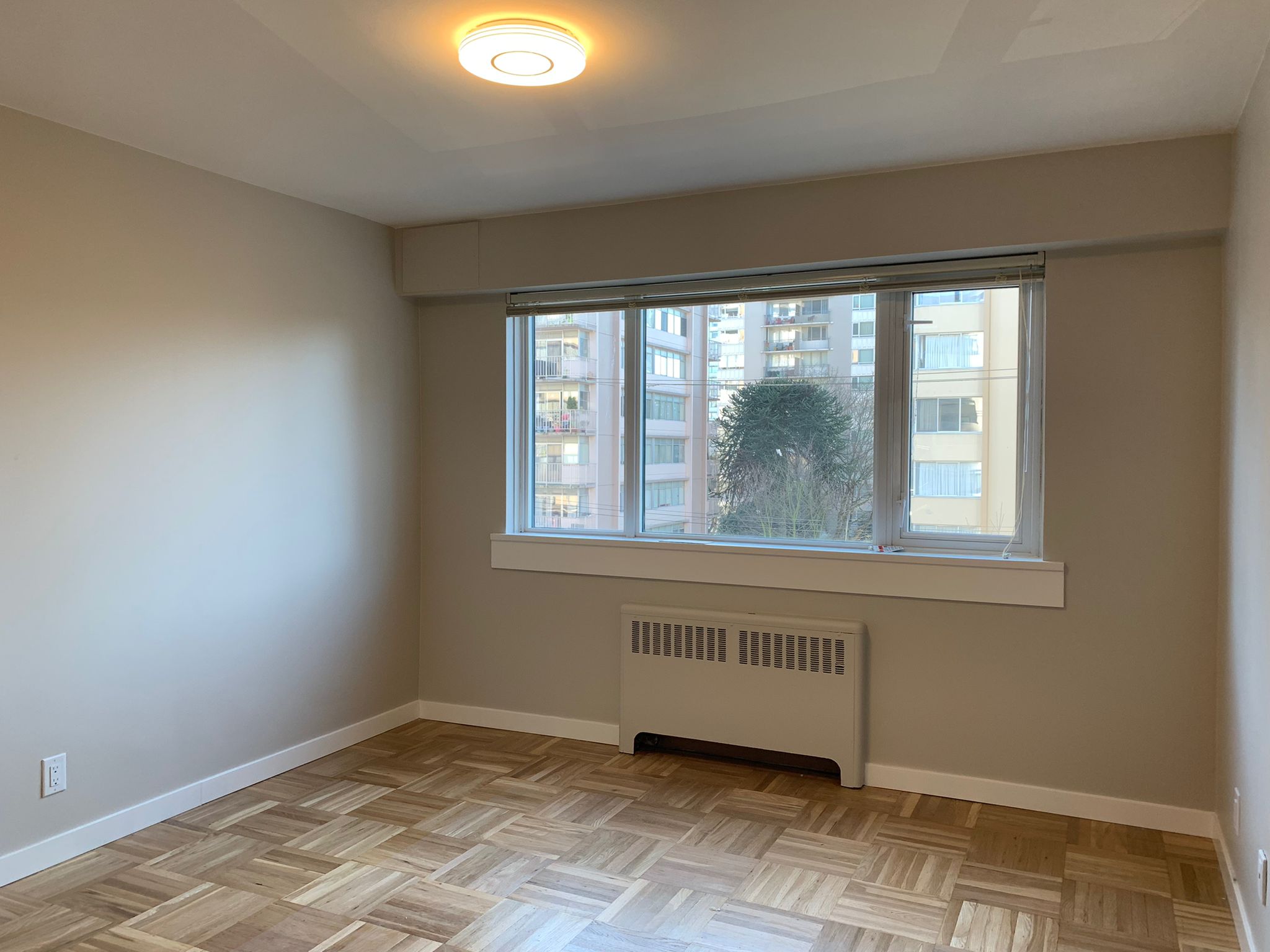 1 Bedroom Pet Friendly 703 sqft Unit With Laundry In The West End