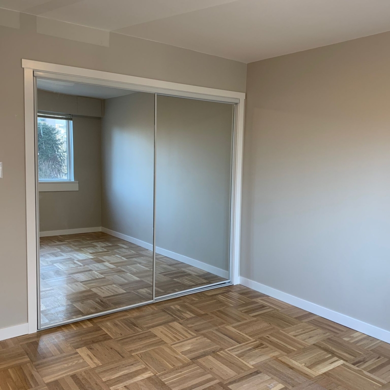 1 Bedroom Pet Friendly 703 sqft Unit With Laundry In The West End
