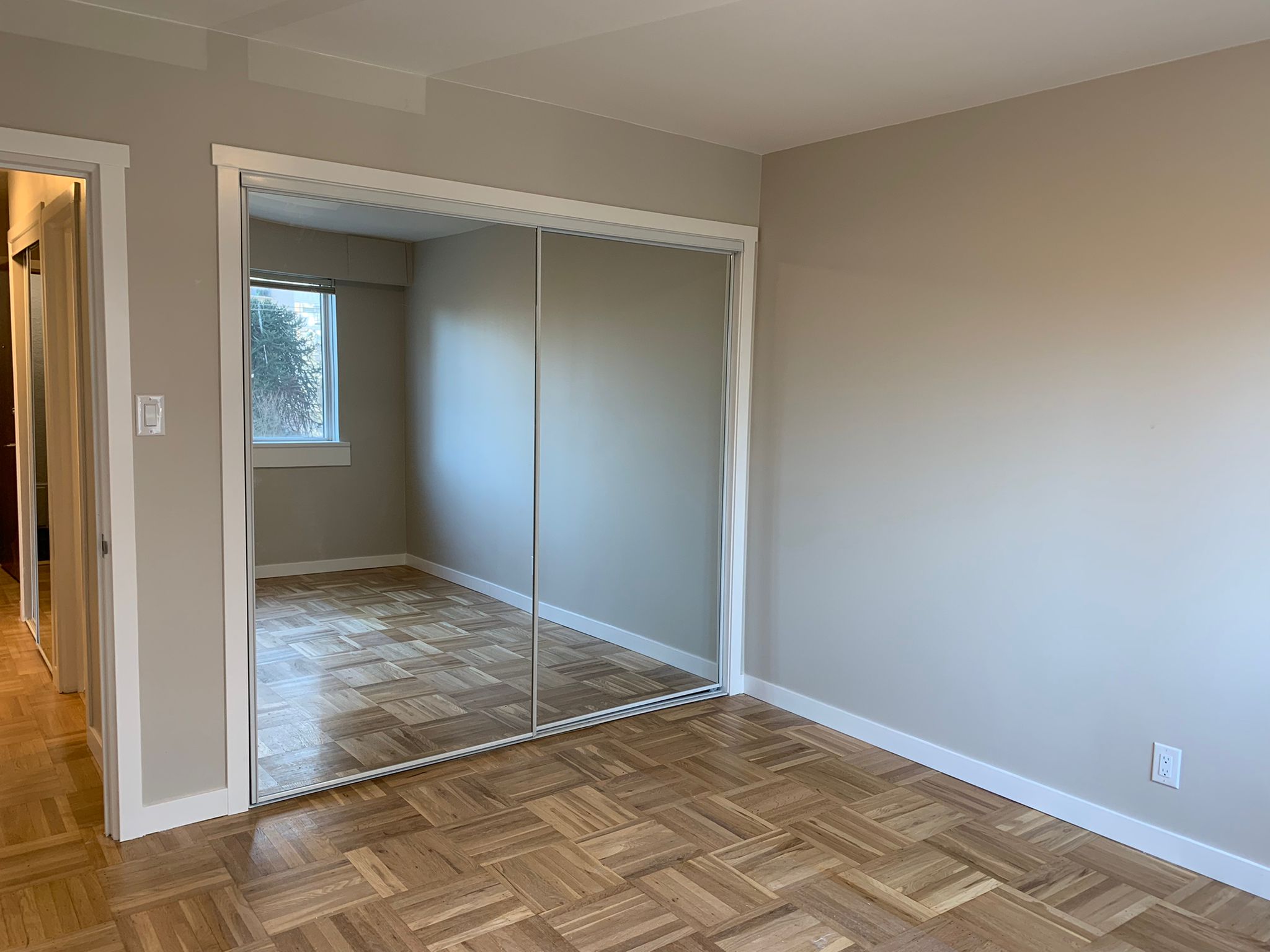 1 Bedroom Pet Friendly 703 sqft Unit With Laundry In The West End