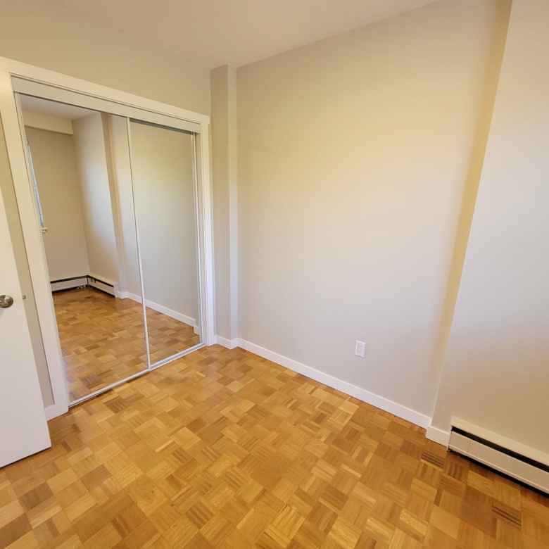 Bright Pet Friendly 1 Bedroom Unit In Fairview 