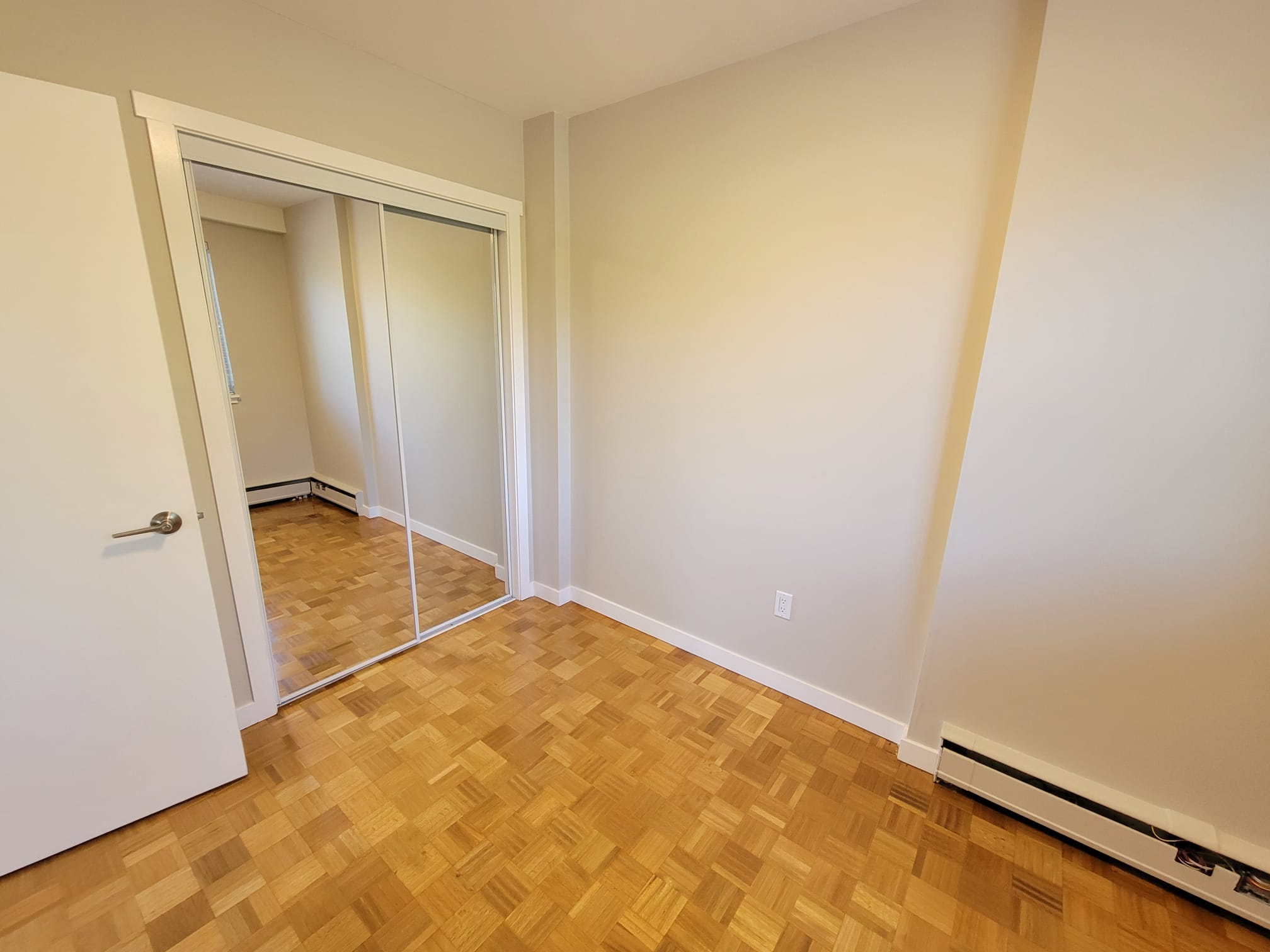 Bright Pet Friendly 1 Bedroom Unit In Fairview 