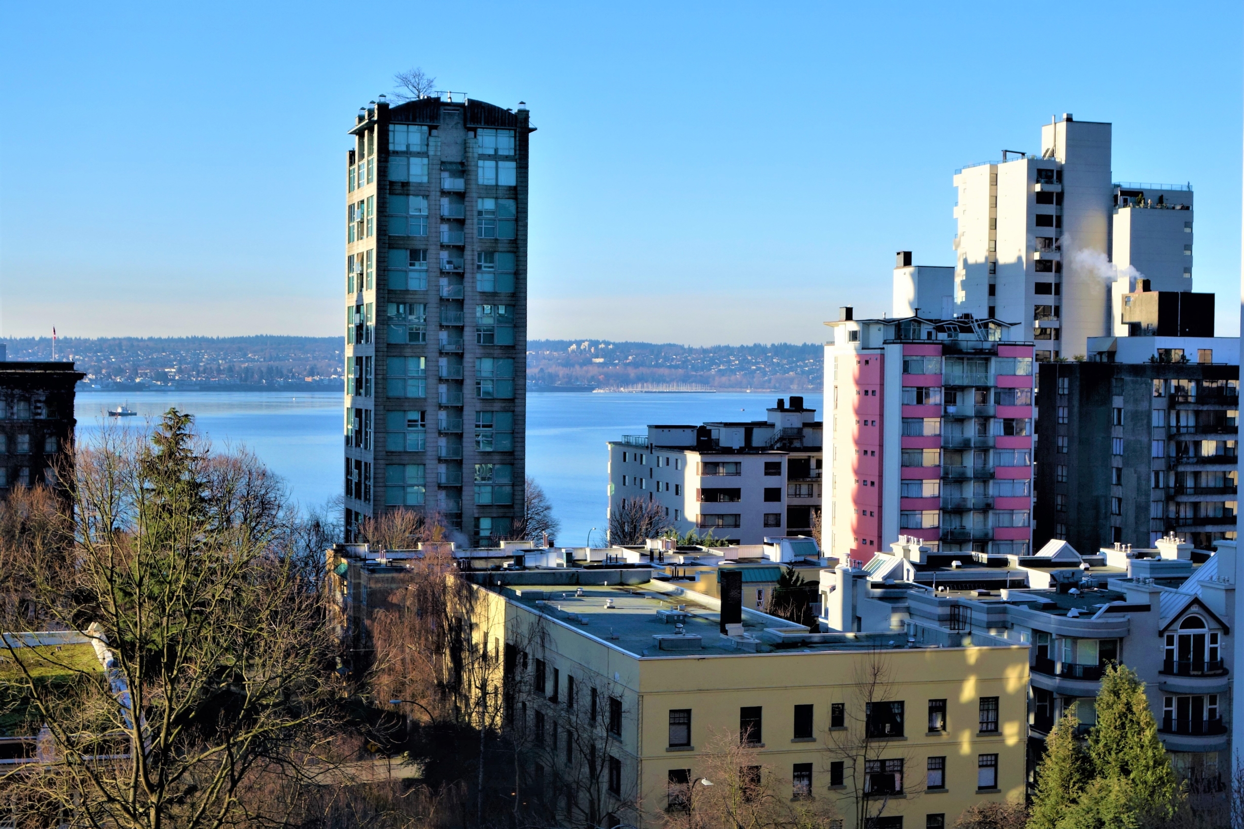  1 Bedroom Pet Friendly Penthouse Unit With Stunning Ocean Views