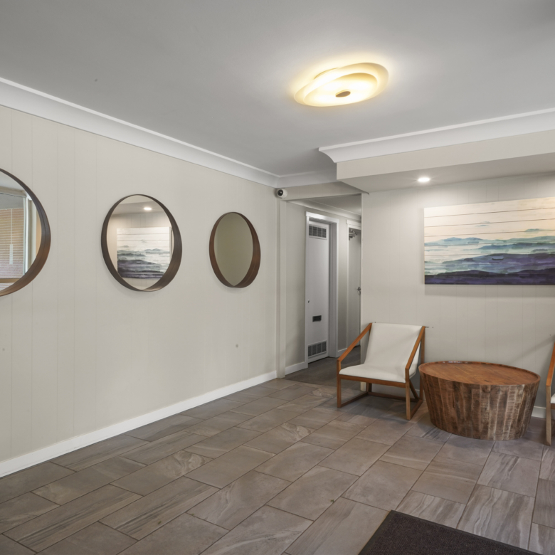 Bright Pet Friendly 1 Bedroom Unit In Fairview