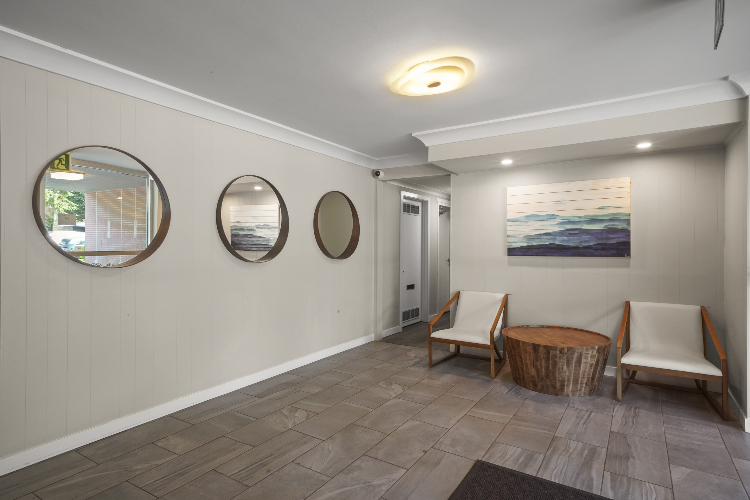 Bright Pet Friendly 1 Bedroom Unit In Fairview