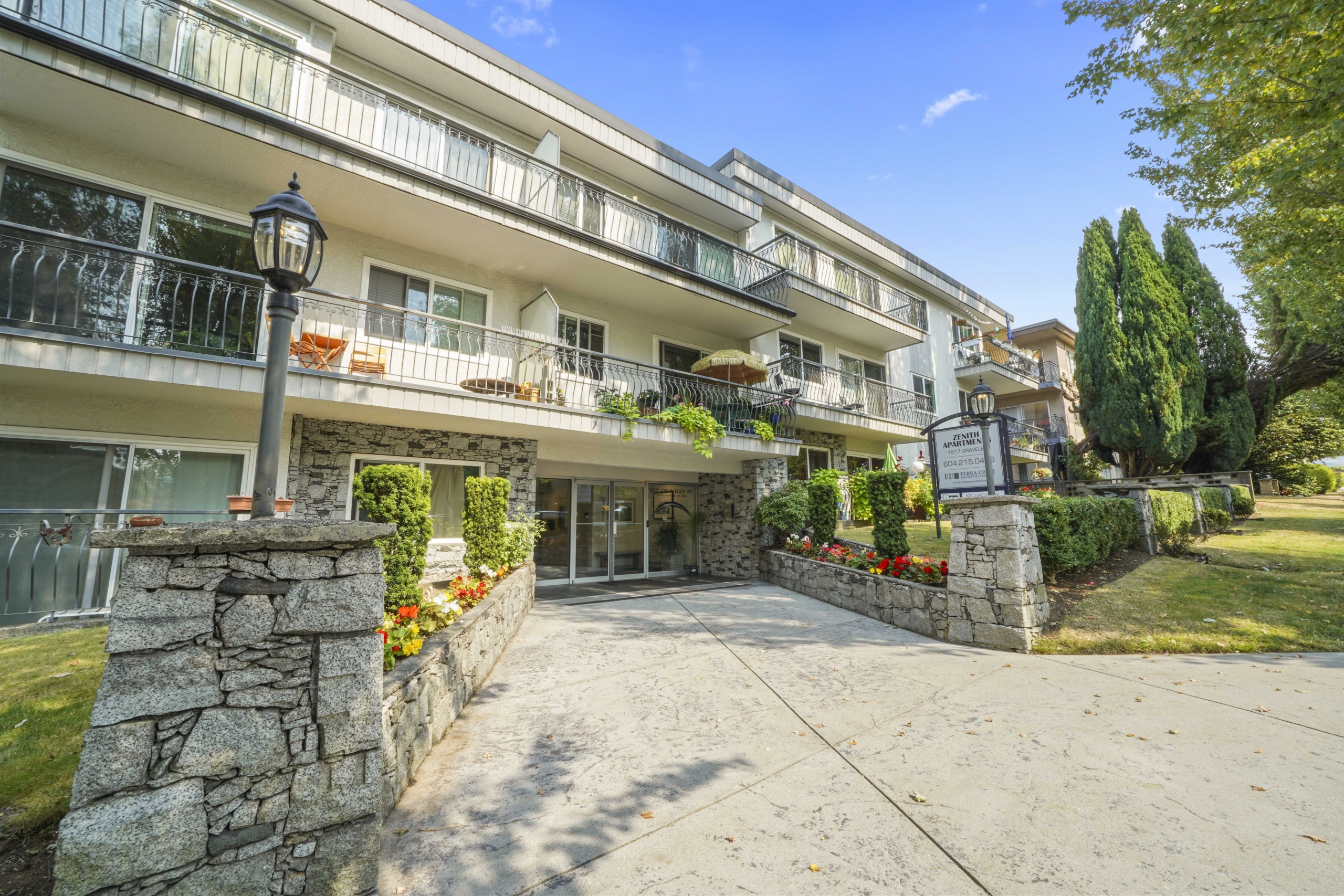 Large Cat Friendly 1 Bedroom With Laundry Close to Commercial Drive