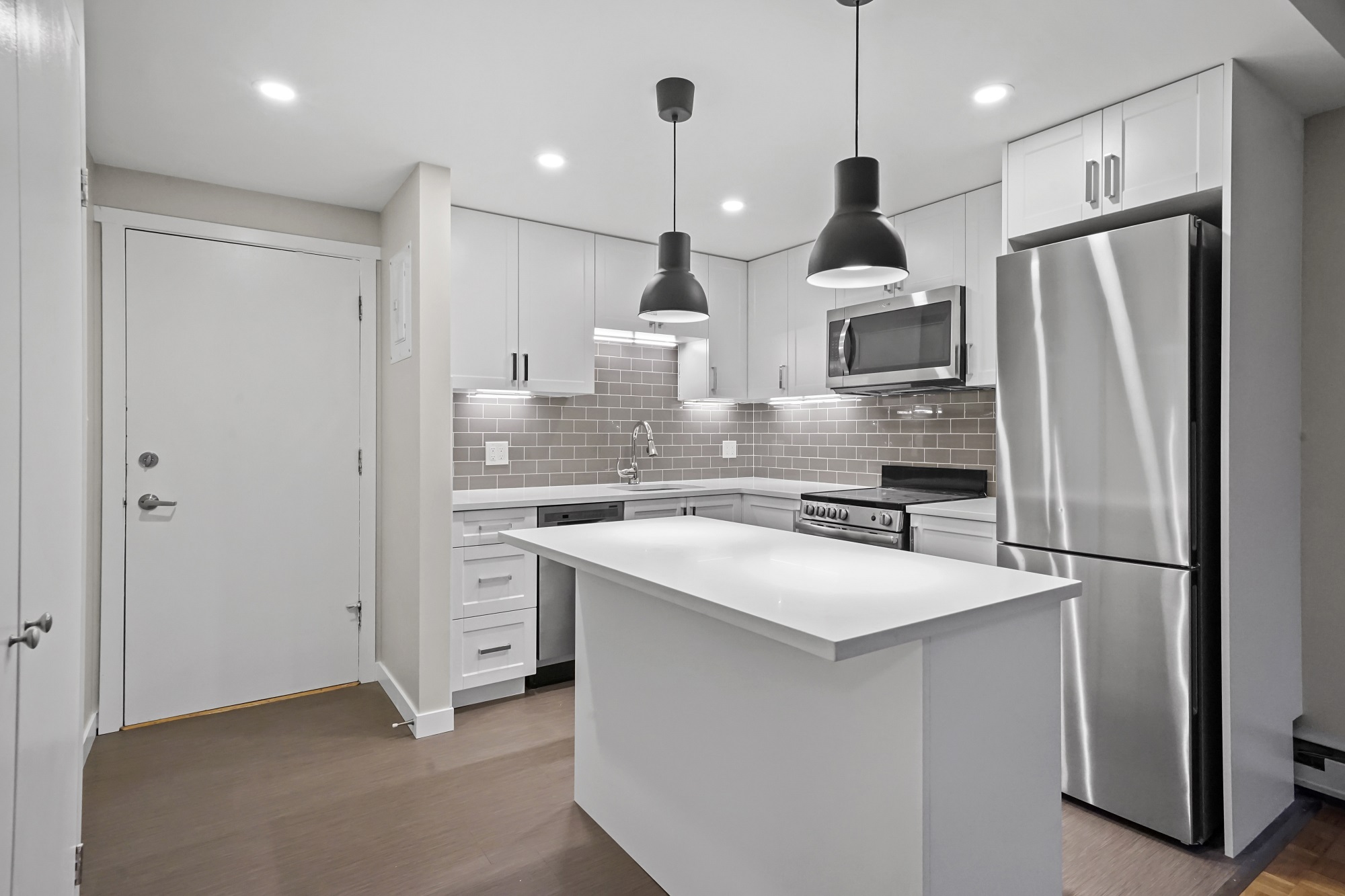 Bright Pet Friendly 1 Bedroom Unit In Fairview