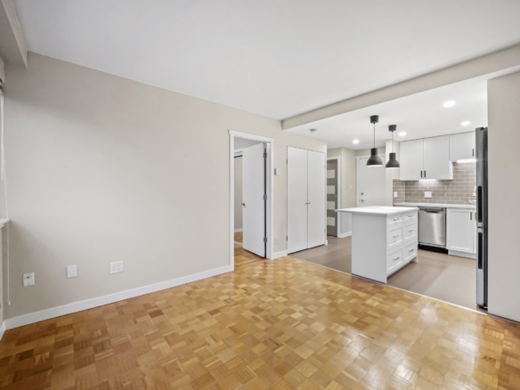 Bright Pet Friendly 1 Bedroom Unit In Fairview