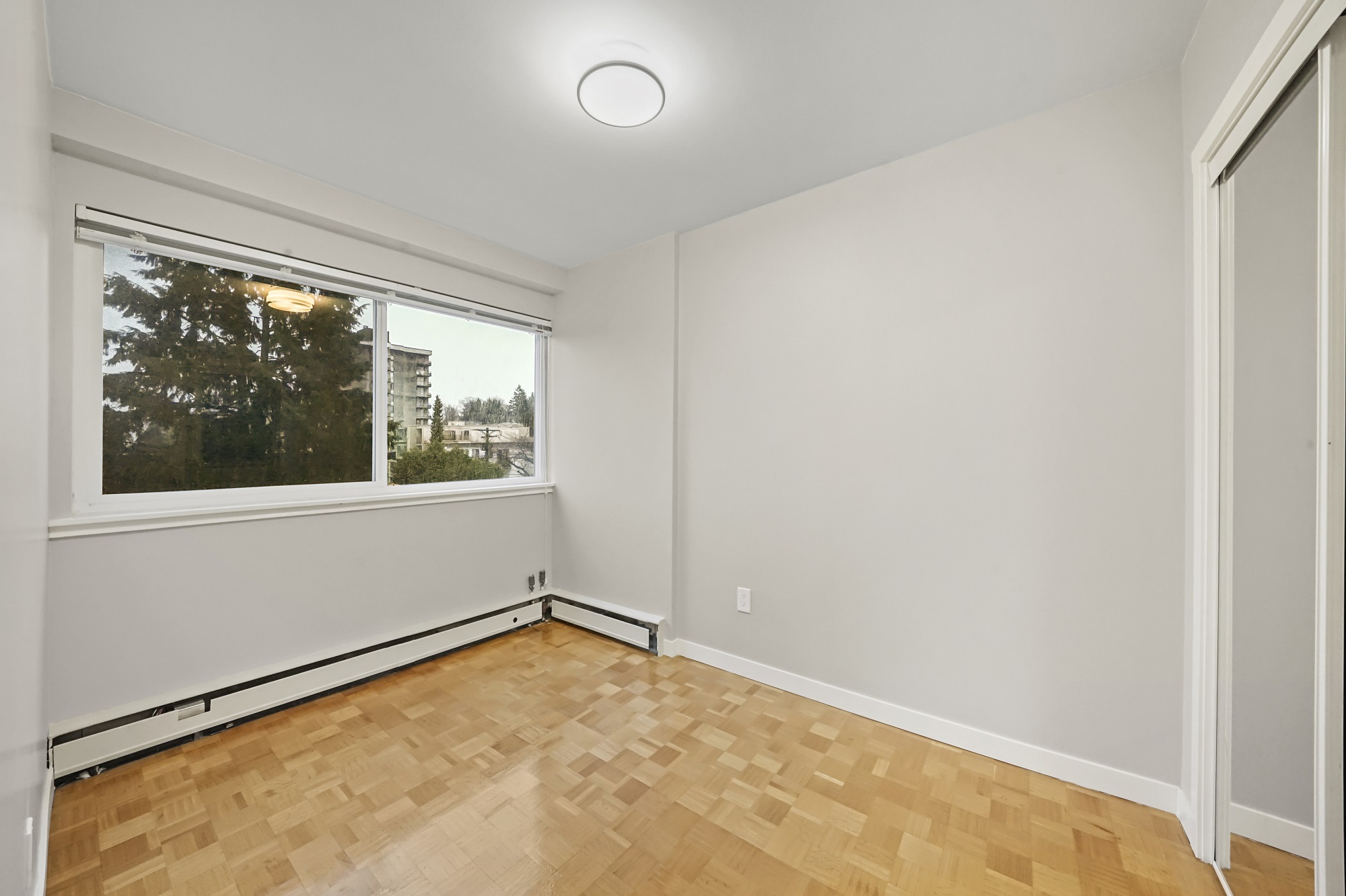 Bright Pet Friendly 1 Bedroom Unit In Fairview