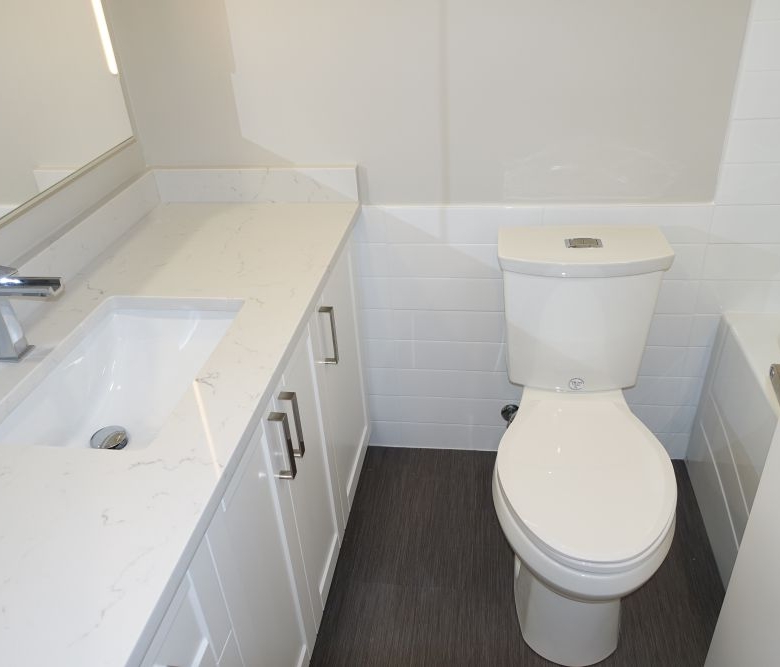 Bright Pet Friendly 1 Bedroom Unit In Fairview