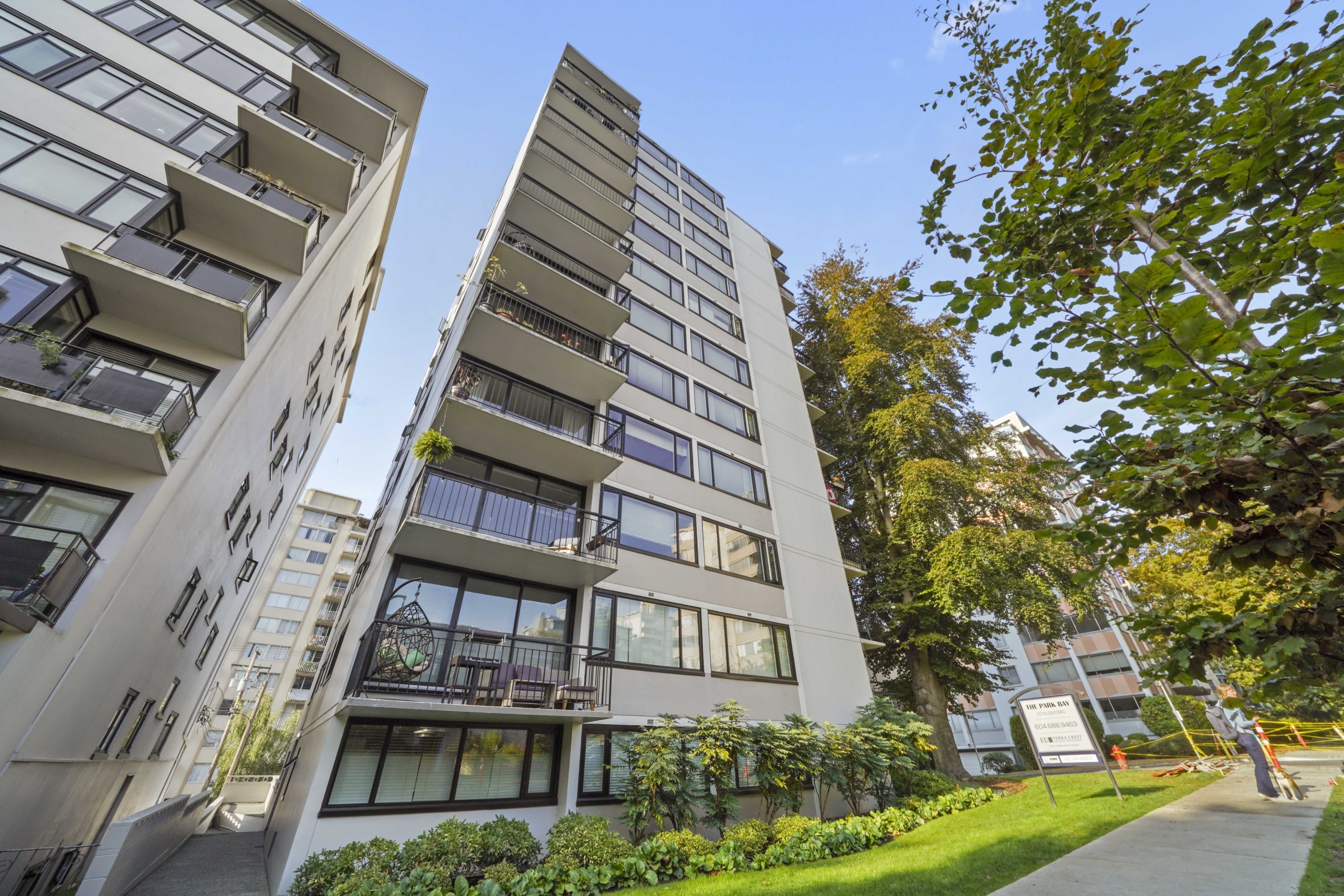  1 Bedroom Pet Friendly Penthouse Unit With Stunning Ocean Views