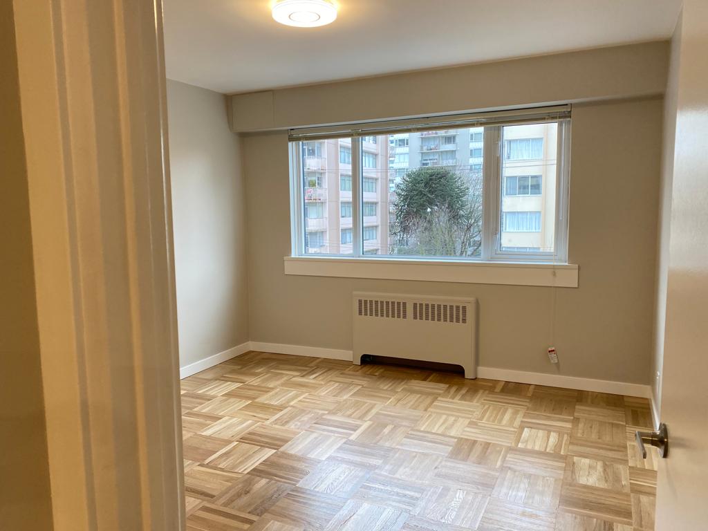1 Bedroom Pet Friendly 703 sqft Unit With Laundry In The West End