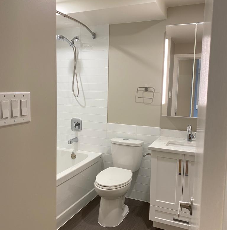 1 Bedroom Pet Friendly 703 sqft Unit With Laundry In The West End